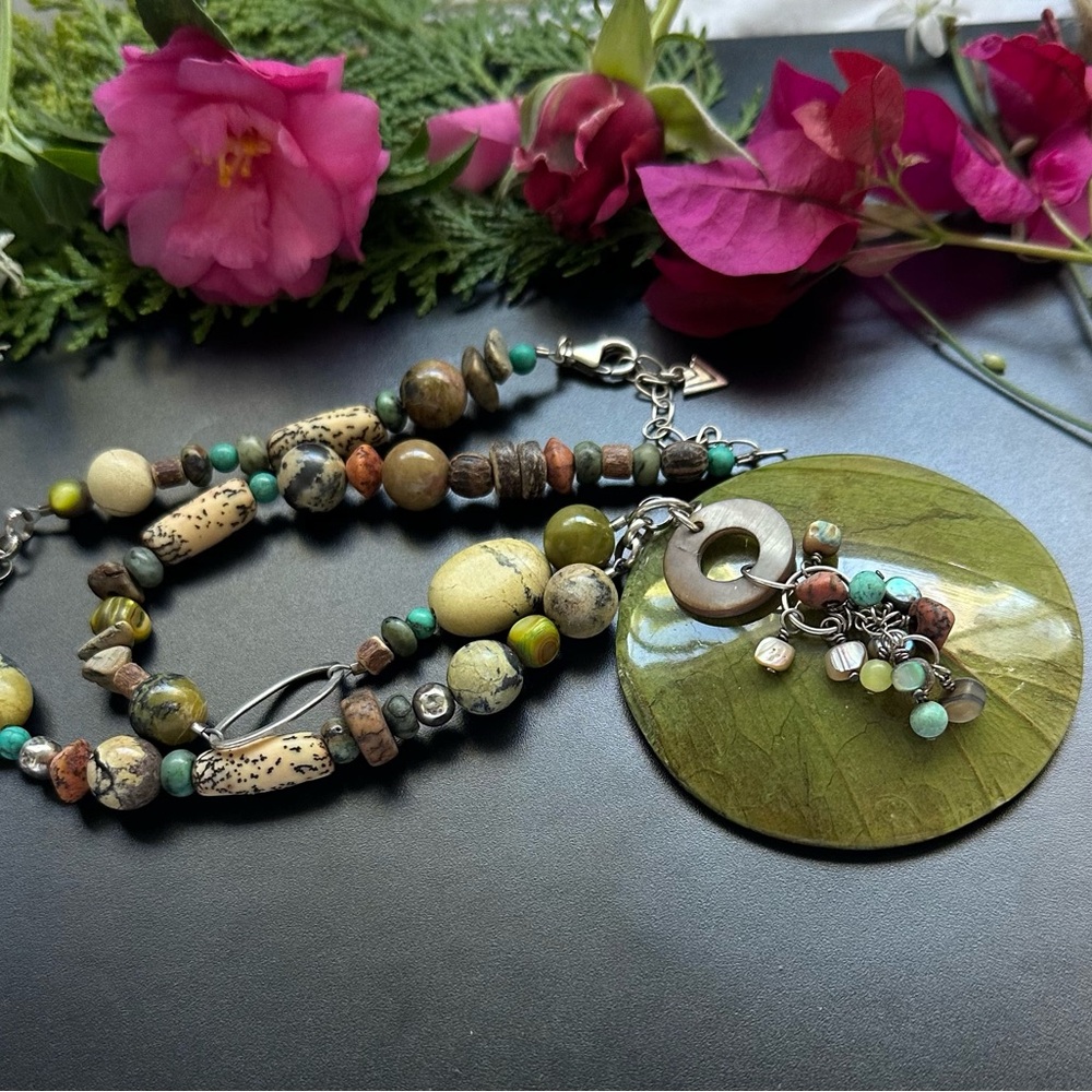 Silpada  Beaded Necklace with wood Green leaf Pendant